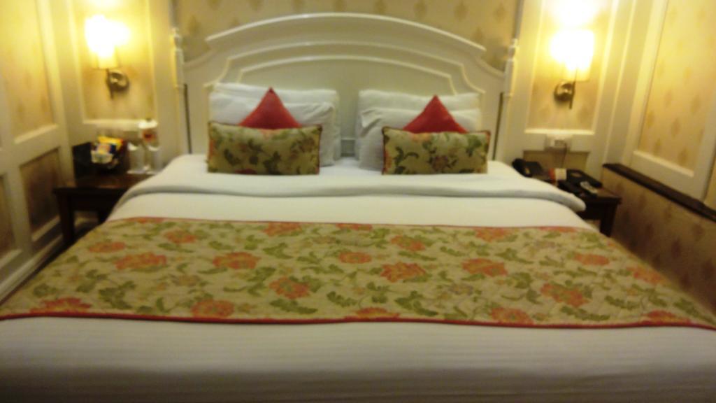 Hotel Bright New Delhi Eksteriør billede