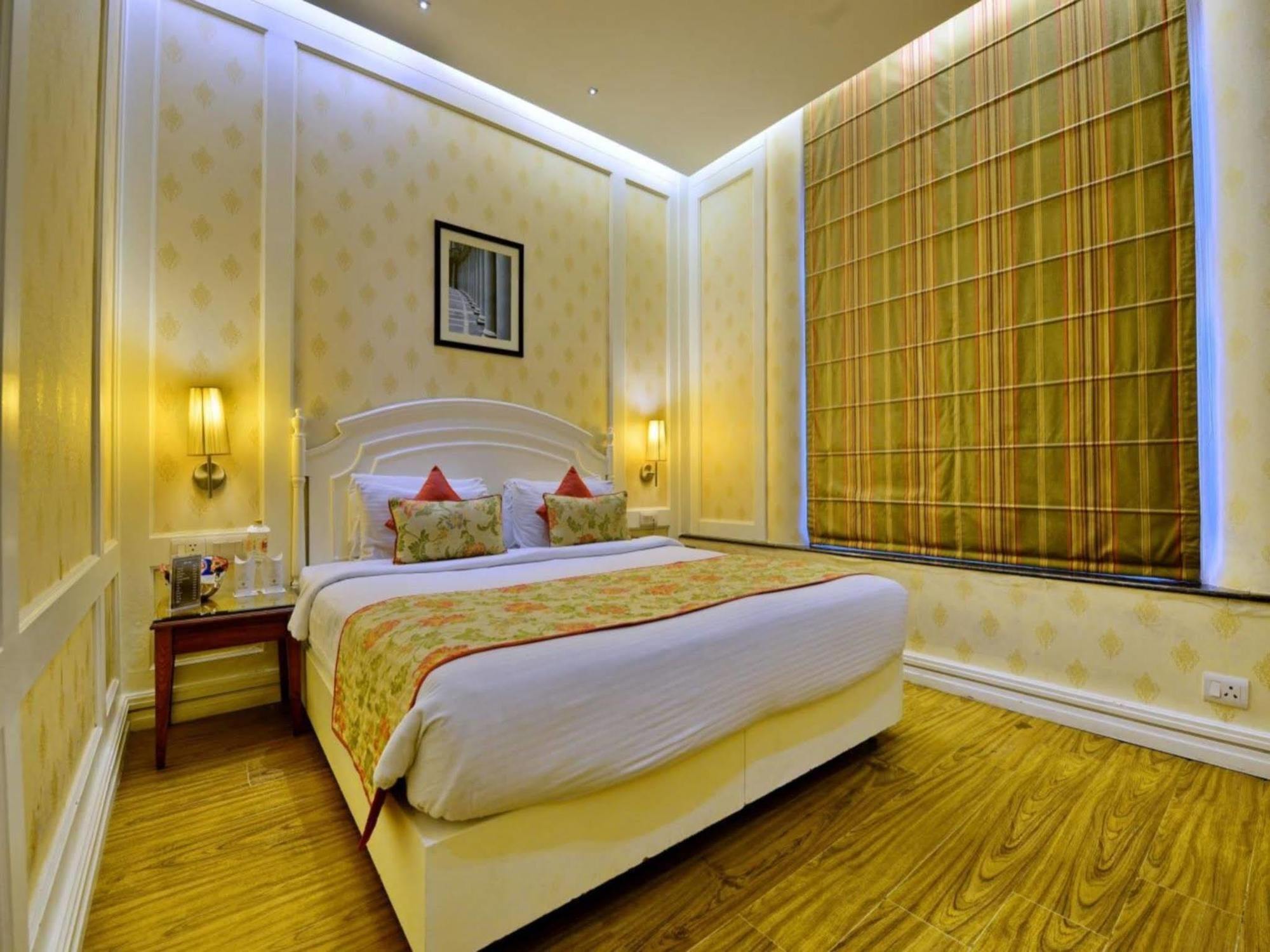 Hotel Bright New Delhi Eksteriør billede