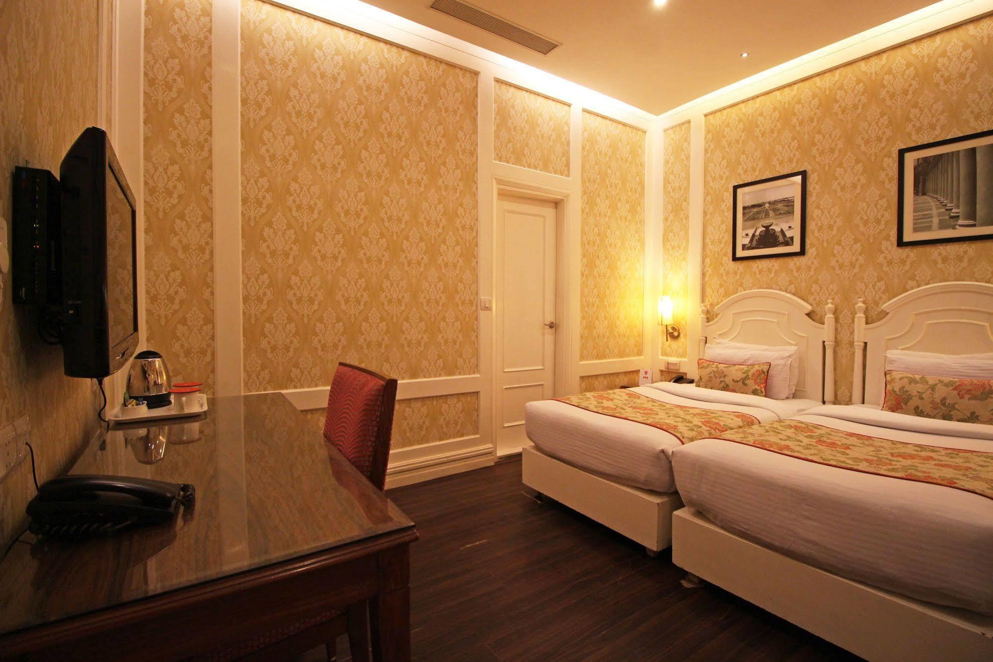 Hotel Bright New Delhi Eksteriør billede